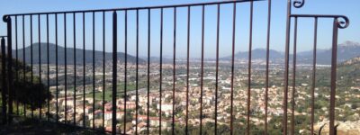 Garde-corps, remparts et vestiges du Château. Ville de Hyères (83)